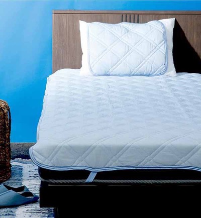 毎年大ヒット！夏を涼しく快適に過ごす、SAKODAの接触冷感寝具「凄クール敷パッド」