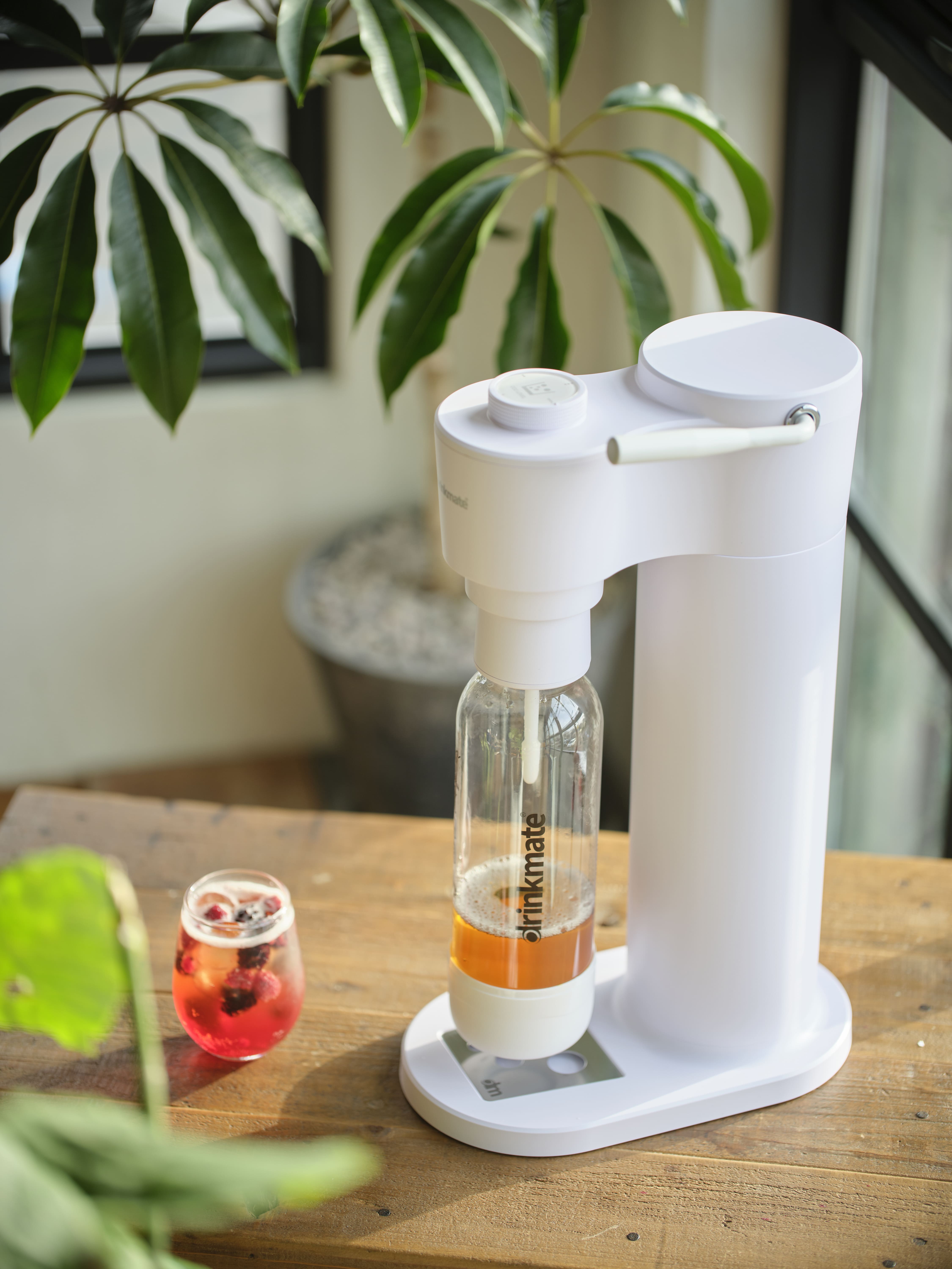 【PICKUP】暑い季節にオススメ！おうちで気軽に炭酸飲料が作れる「ドリンクメイト」
