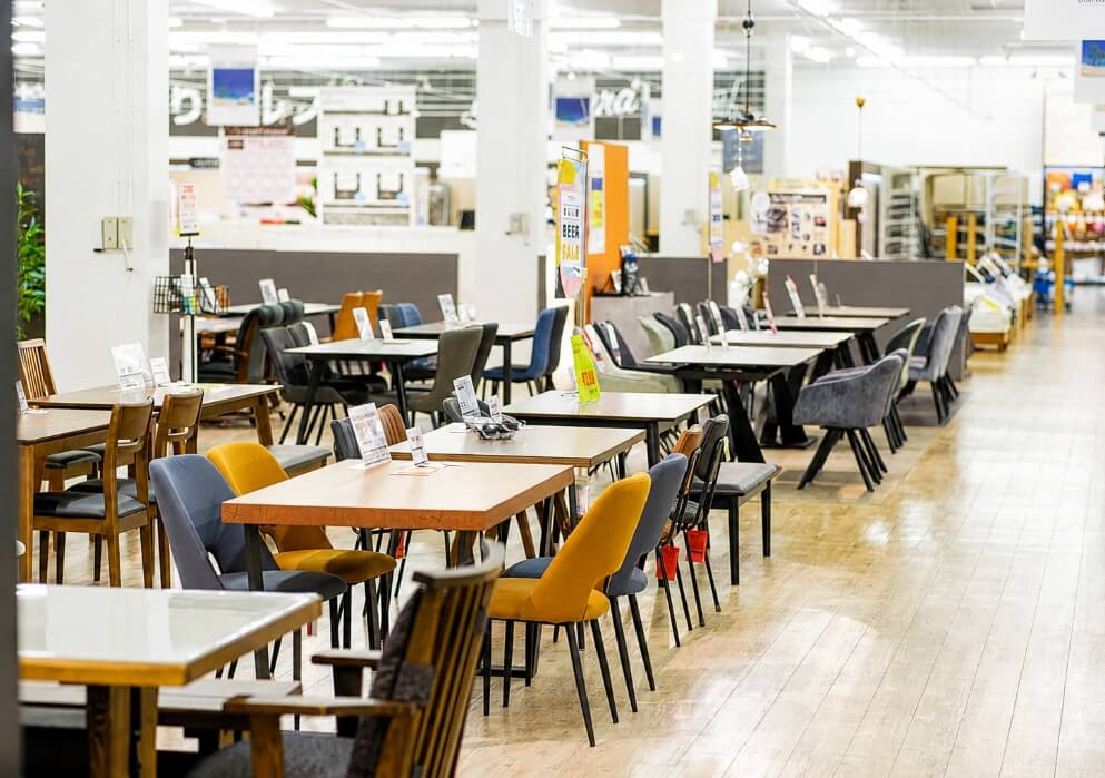 SAKODA大分新川店のダイニング売り場